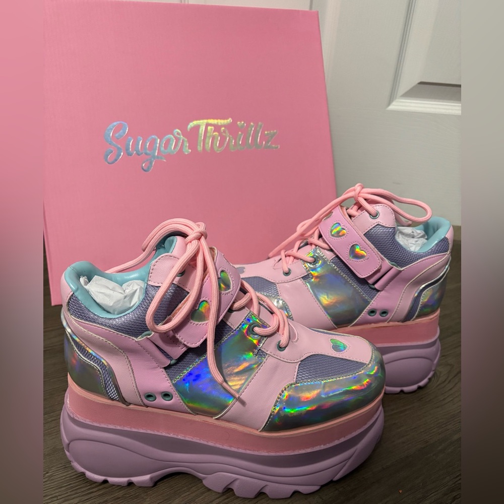 NIB Dolls Kill / Sugar Thrillz Holographic Fairywalker Platform Sneakers